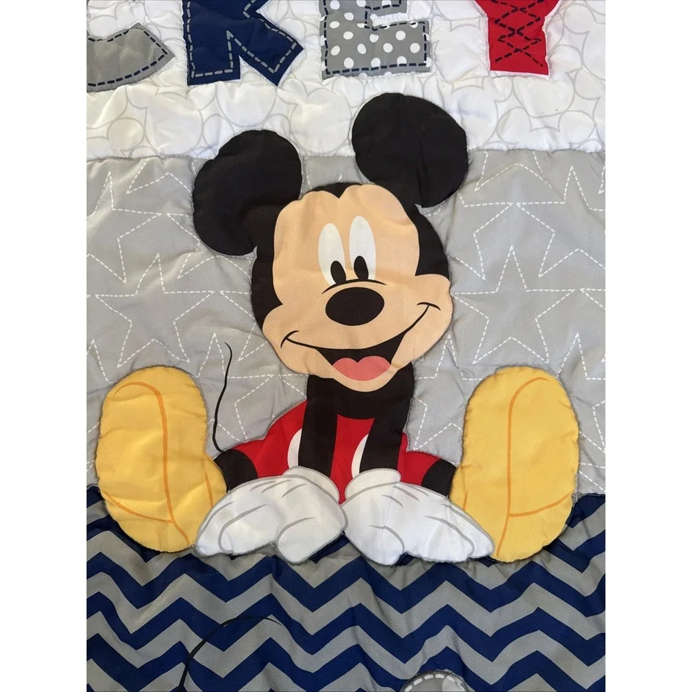 Disney Mickey Mouse Toddler Boy Crib / Toddler Bed Comforter